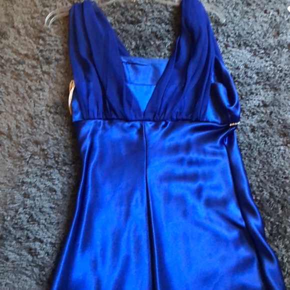 Dress - Picture 3 of 4